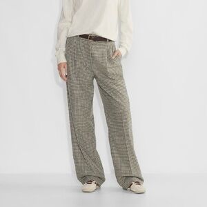 Aritzia The Effortless Pant plaid trousers.